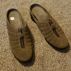 Cole haan womans clogs waterproof size 8B